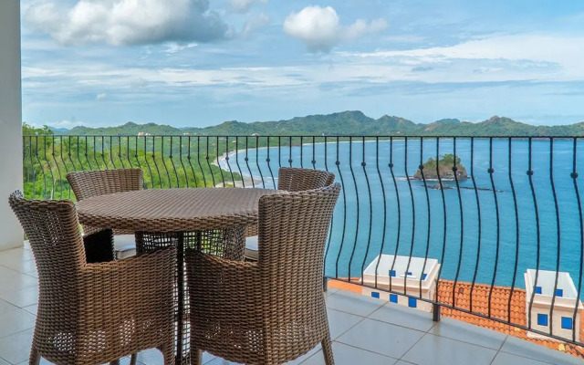 Ocean View Luxury Condo at Flamingo Towers