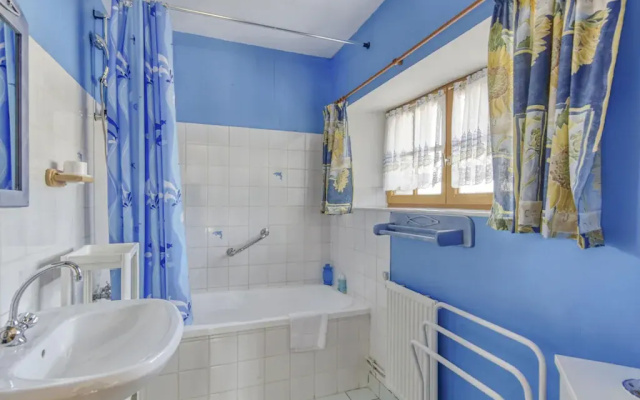 Characteristic holiday villa in Berigny with enclosed garden