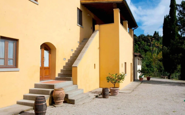 Apartment with One Bedroom in Castelfranco Piandiscò, with Shared Pool