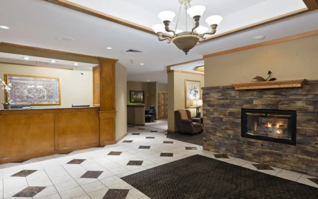 Chicago Club Inn & Suites