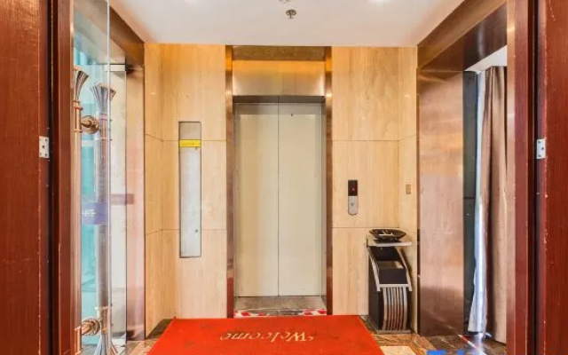 Zhuao Boutique Hotel (Chongqing Jinkai Avenue Yuanyang Light Rail Station Branch)