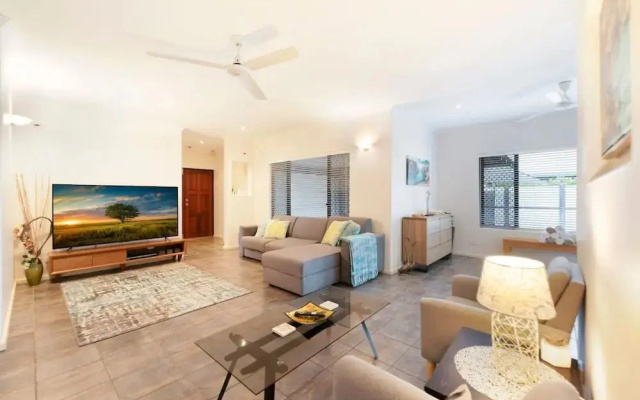 Zenhouse Cityside Family House Pool Markets