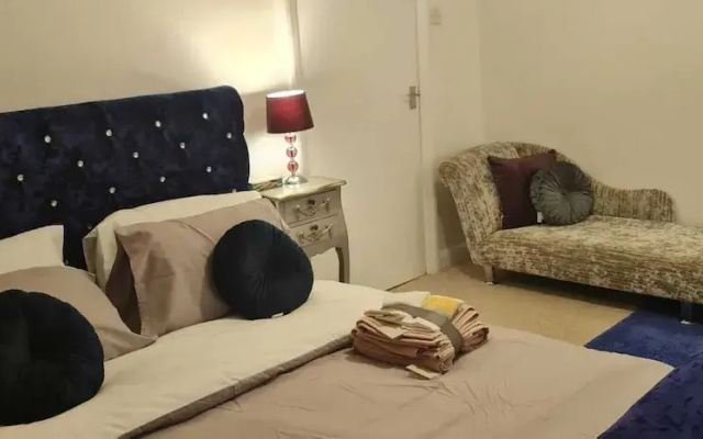 Immaculate 3-bed House in Middleton