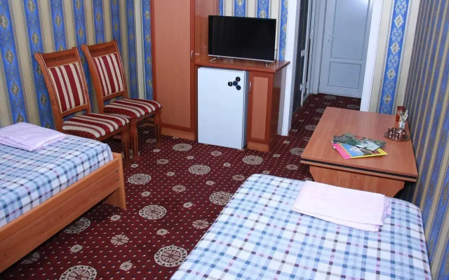 Dosliq Hotel (Дослик)
