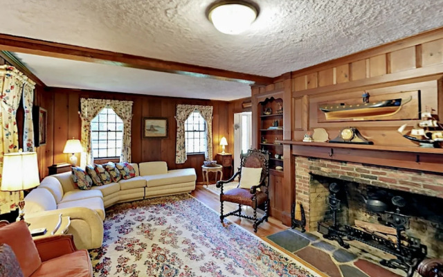 49 Brooks Rd Home