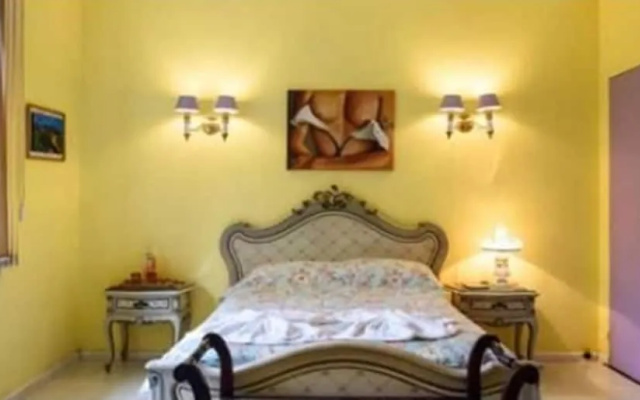 Cronos Guest House
