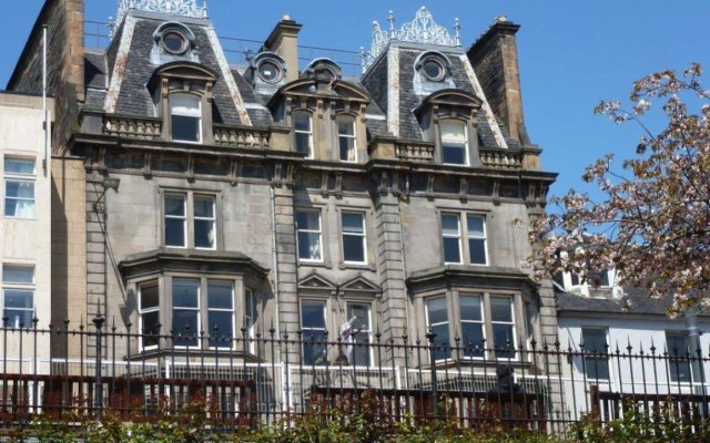 Отель Royal Over-Seas League Великобритания, Эдинбург - отзывы, цены и фото номеров - забронировать отель Royal Over-Seas League онлайн вид на фасад