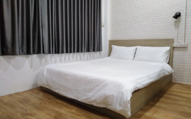 Ze Residence Bang Aor