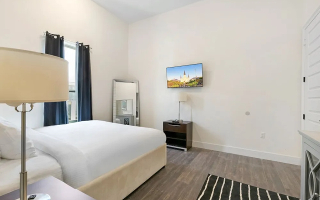 Stunning Condos Near French Quarter