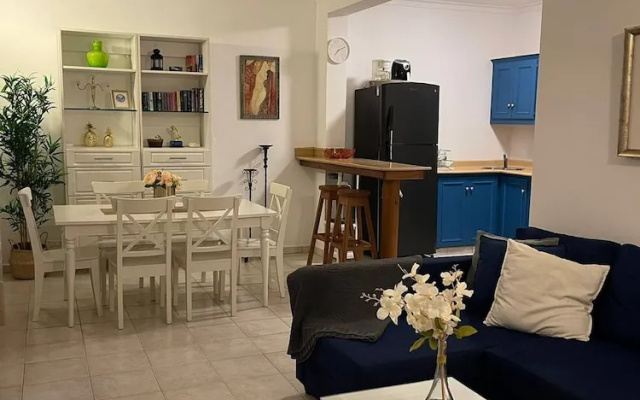 Apartment 5 Mins Walk To The Beach