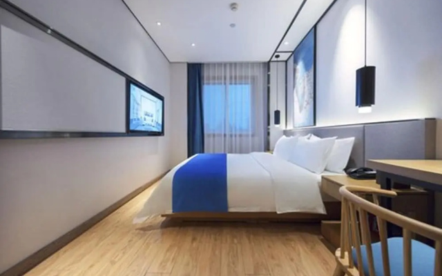 Baihe Hotel (Zhengzhou Futa East Subway Station Branch)