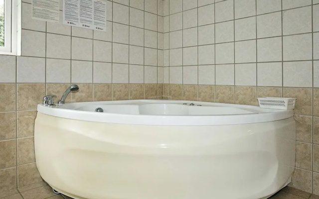 Cozy Holiday Home in Hadsund near Family Friendly Beach