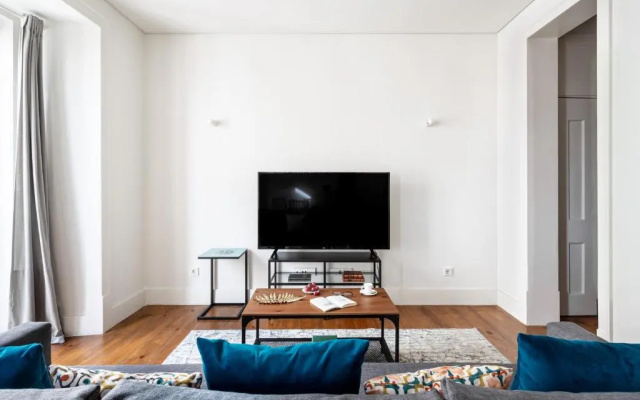 Altido Elegant Bica Apartment In Historical Centre