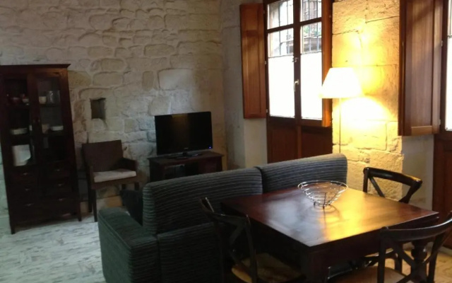 Apartamentos Rurales La Villa de Piedra