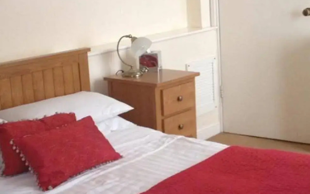Cross Street Guesthouse