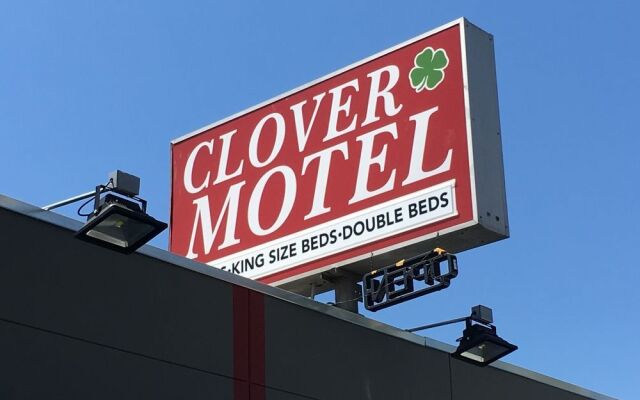 Clover Motel 0