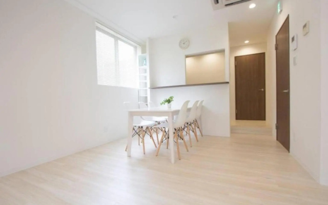 Cozy and Convenient Royal heights