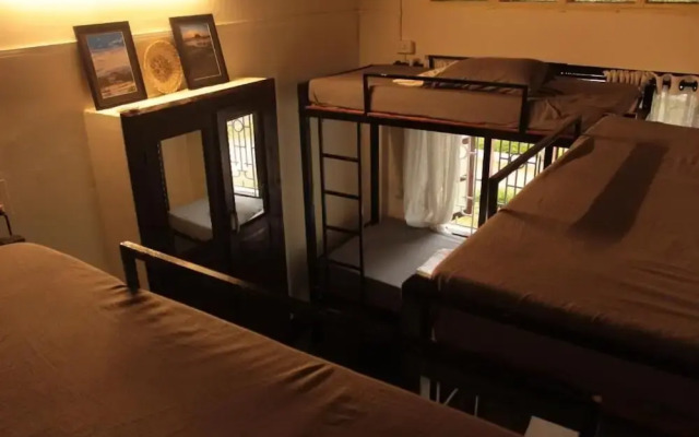 Piggy Hostel Varkala (formerly Short Giraffe)