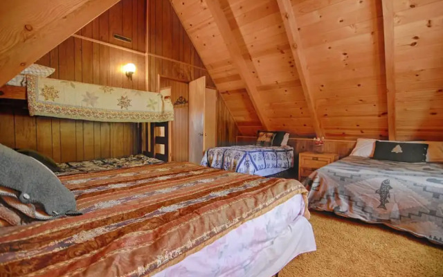 Classic Tahoe Bunkhouse Style Cabin #193