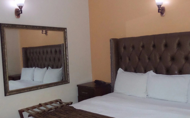 Sugarland Hotel & Suites