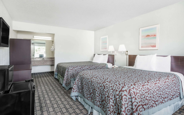 Days Inn by Wyndham St Clairsville