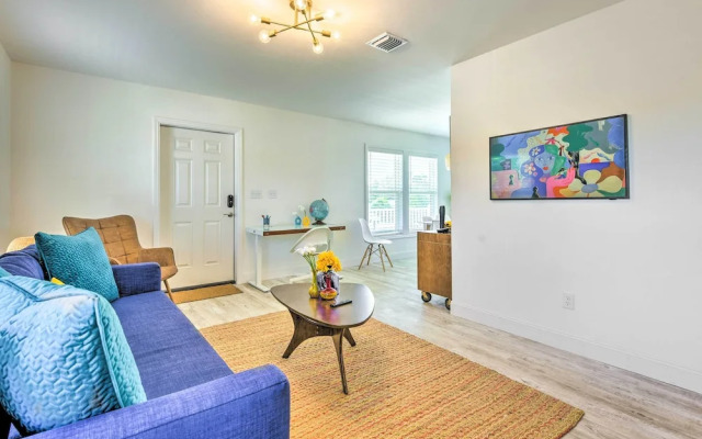 Near Downtown + Ocean: Sarasota Getaway