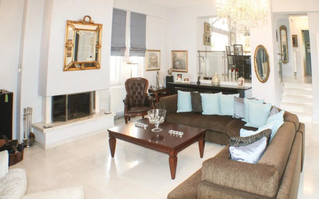Nice Home in Mikra Mantineia With Wifi and 4 Bedrooms