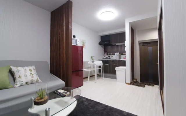 Ko's Apartment, Tatsumi West Station