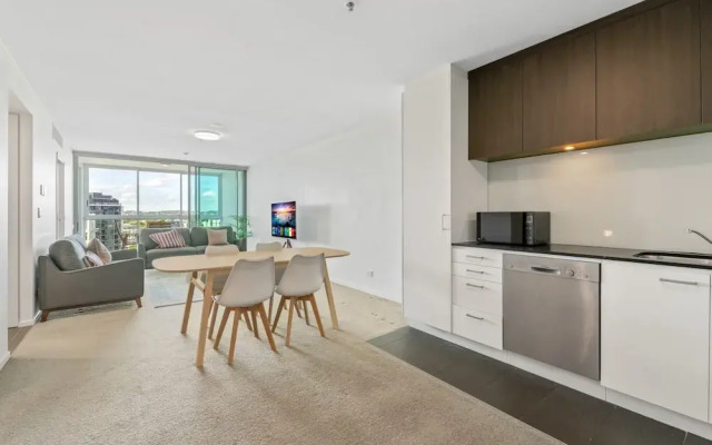Kangaroo Point 2-bed Flat With Gym & Pool