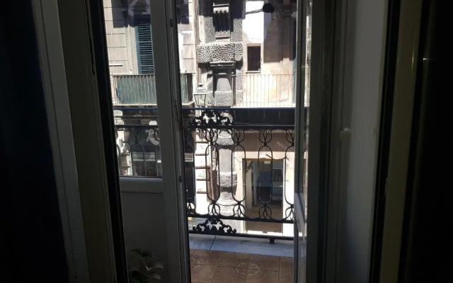 Casa Ròdue a Quiet Historic Center of Palermo