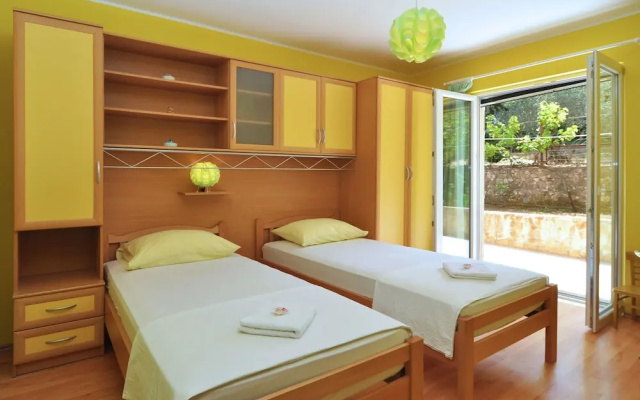 Spacious 100m2 apt W.big Terrace & Great sea View
