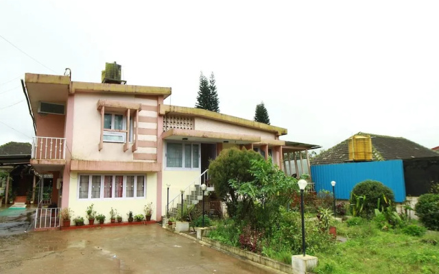 OYO 4303 Flora Home Stay