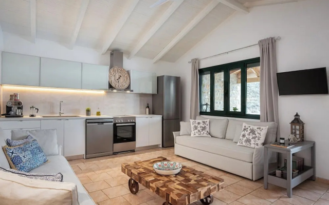 K Waterfront Residence In Mani