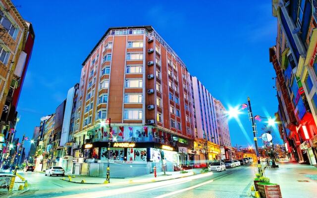 Sahinler Hotel вид на фасад