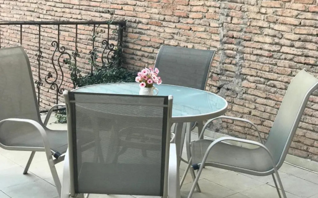 27 Abano Street