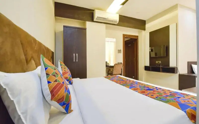 Fabhotel Utsah
