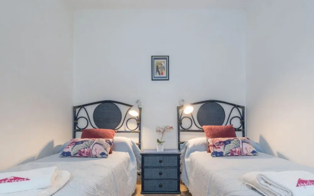 Apartment in Empuriabrava With Sea Views