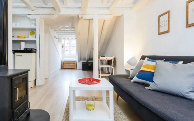Charming Center Penthouse