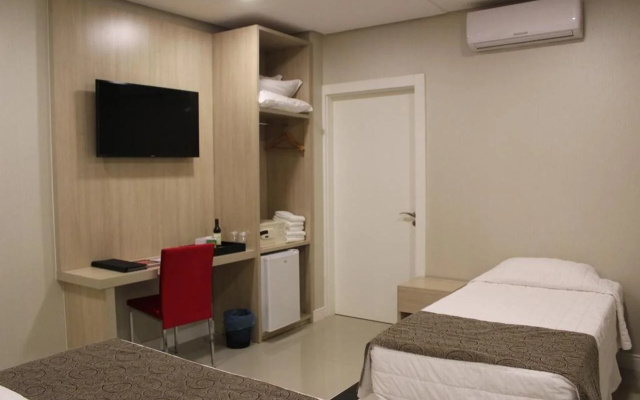 Holiday & Business Hotel - Ao lado do Centro de Eventos e Arena Conda