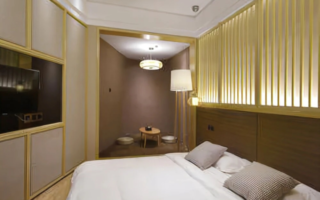 Peninsula City Hotel