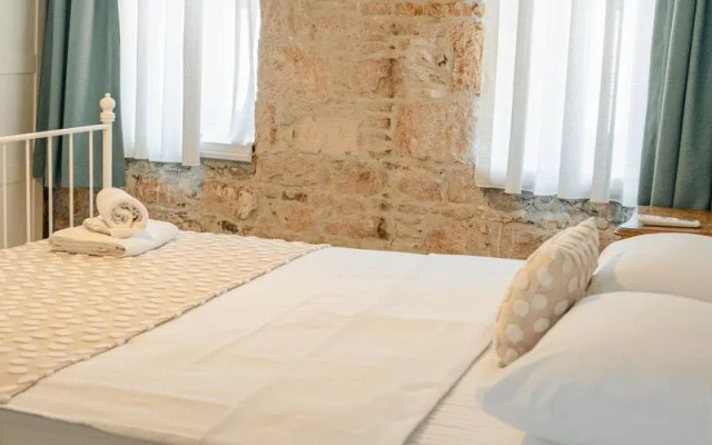 Qara Otel