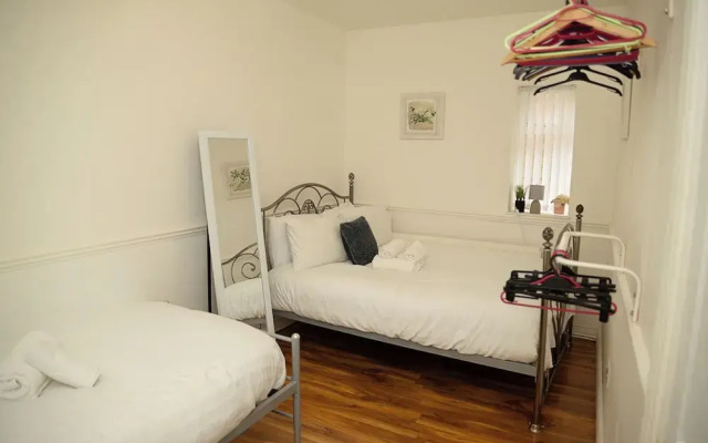 Cosy Orrell Park Retreat Near Anfield and Aintree