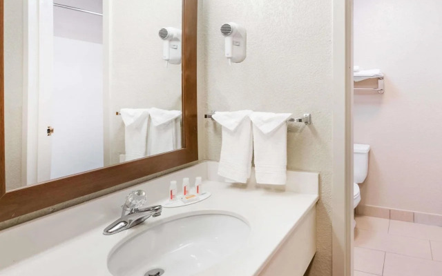 Quality Inn West Des Moines - Clive
