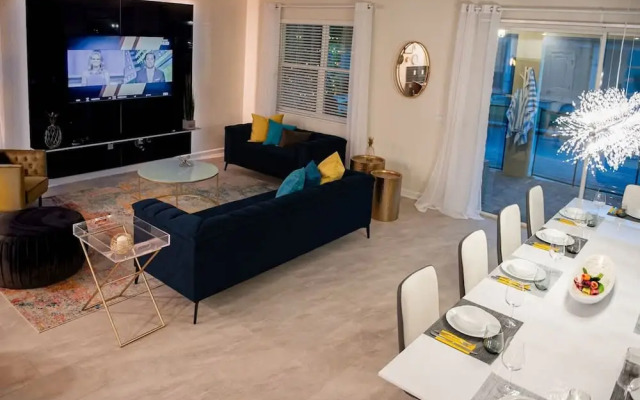 Luxury fun 9BR Near Disney Villa