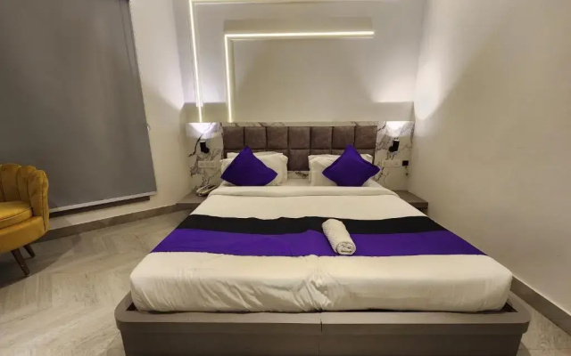 Square 9 Inn