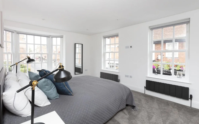 Hampden Apartments - The Louis