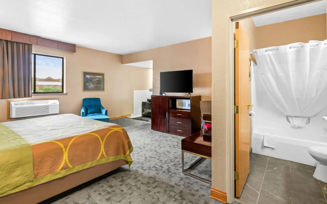 Super 8 by Wyndham Uniontown PA