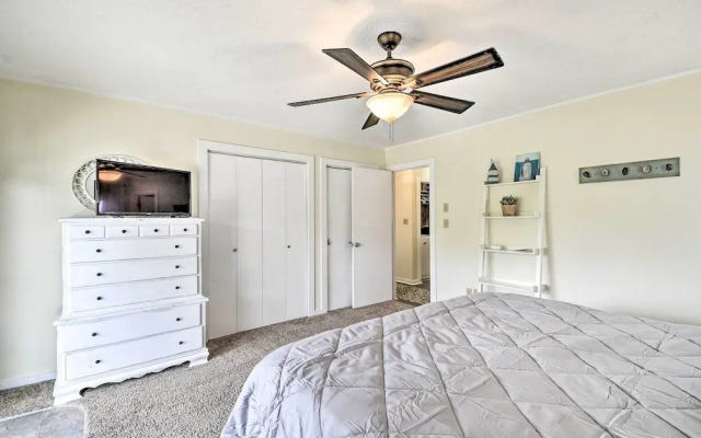 Hatteras-style Salvo Home - Walk to Shore!