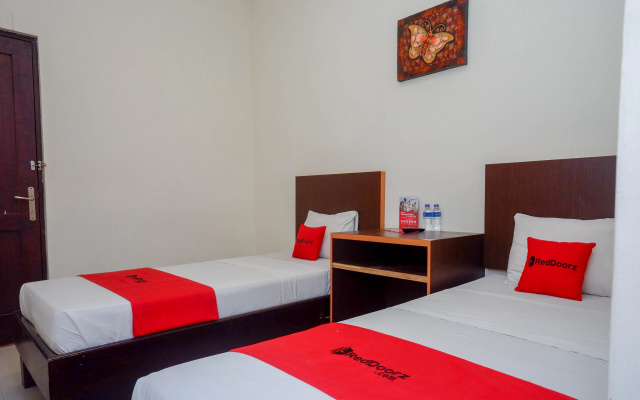 RedDoorz Syariah at Namira Hotel