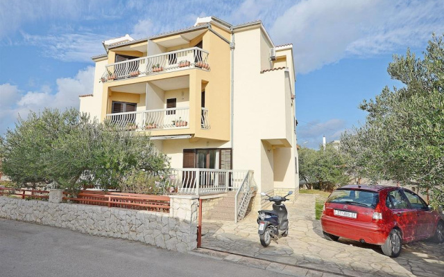 Apartments Mira